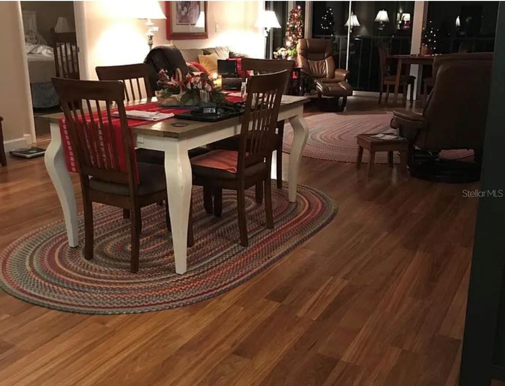 Image 4 of property listing at 50 HARBOR VIEW LN, Belleair Bluffs, FL 33770