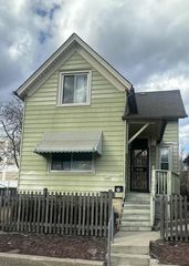 1022 W North AVENUE, Milwaukee, WI 53205