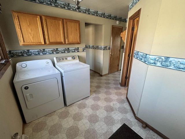 W10035 Highway 82, Elroy, WI 53929