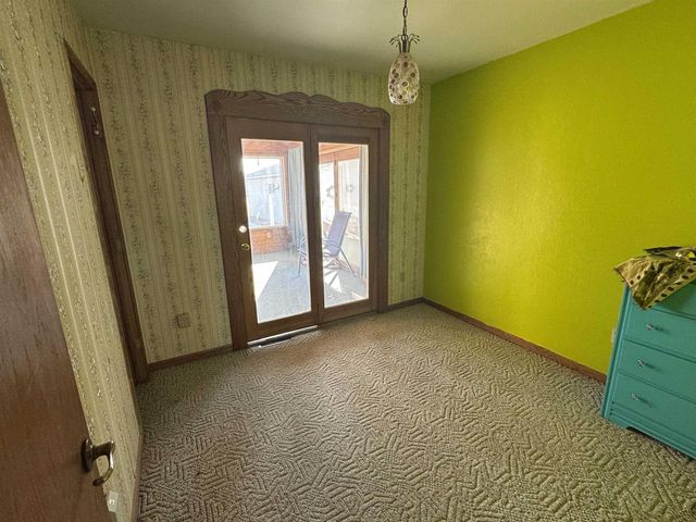 W10035 Highway 82, Elroy, WI 53929