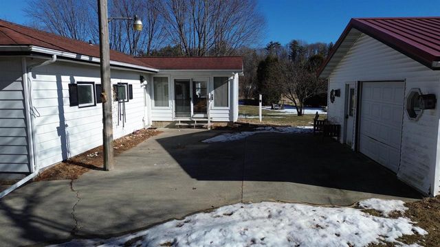 W10035 Highway 82, Elroy, WI 53929