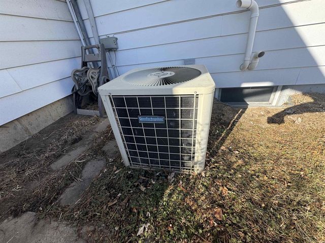 W10035 Highway 82, Elroy, WI 53929