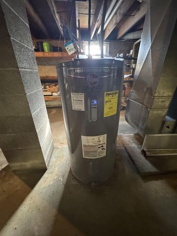 W10035 Highway 82, Elroy, WI 53929