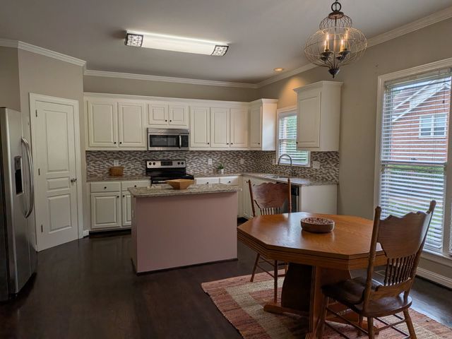 1520 Brookstone Cir, Mount Juliet, TN 37122