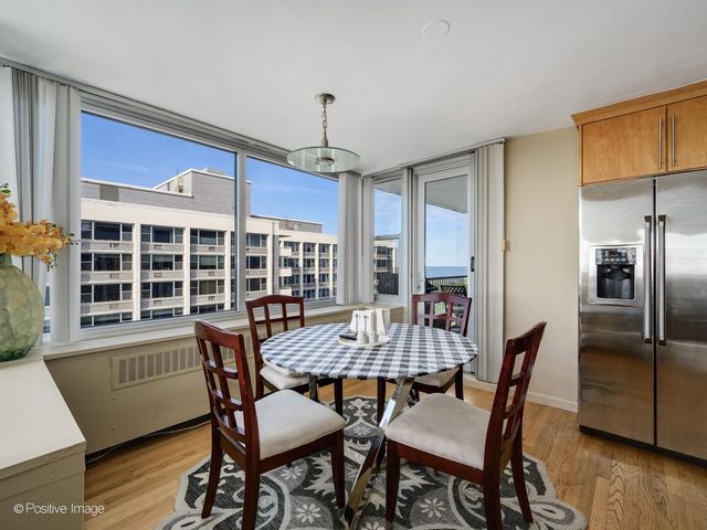 4250 N Marine Drive 2815, Chicago, IL 60613