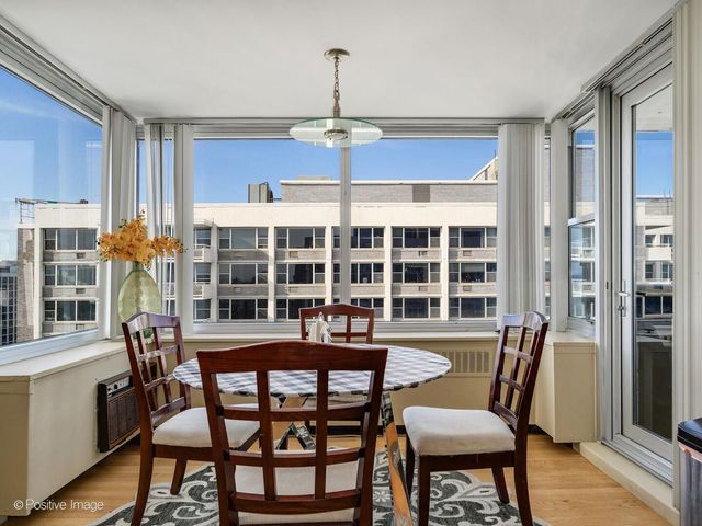 4250 N Marine Drive 2815, Chicago, IL 60613