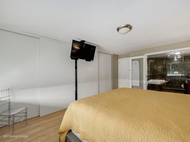 4250 N Marine Drive 2815, Chicago, IL 60613