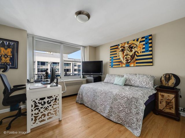4250 N Marine Drive 2815, Chicago, IL 60613