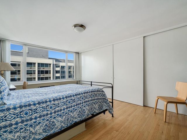 4250 N Marine Drive 2815, Chicago, IL 60613