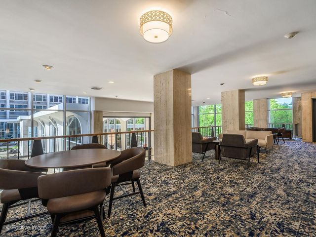 4250 N Marine Drive 2815, Chicago, IL 60613