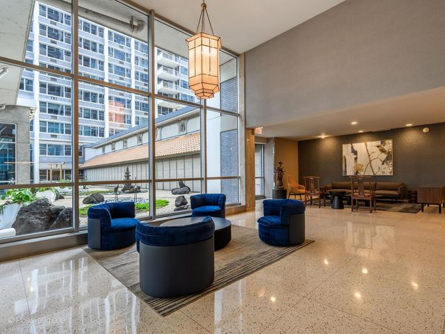 4250 N Marine Drive 2815, Chicago, IL 60613