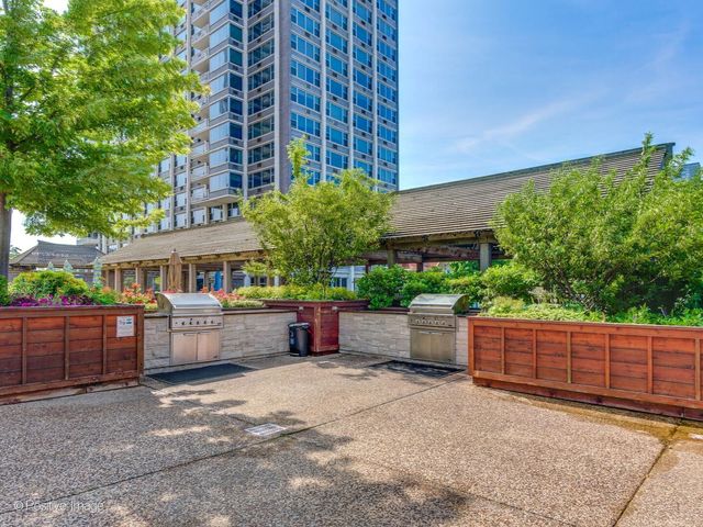 4250 N Marine Drive 2815, Chicago, IL 60613