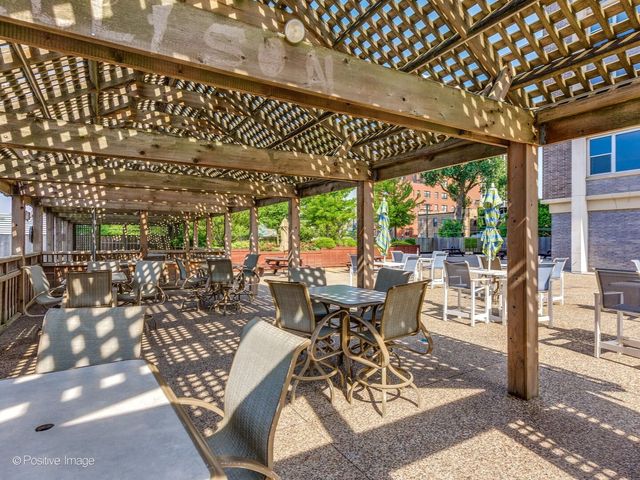 4250 N Marine Drive 2815, Chicago, IL 60613
