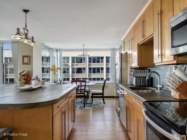 4250 N Marine Drive 2815, Chicago, IL 60613