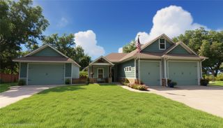 905 N E Street, Eufaula, OK 74432