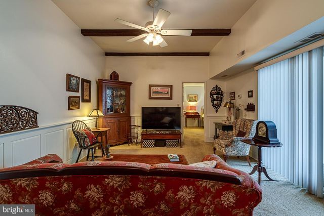 418 VALLEYBROOK DR, Lancaster, PA 17601