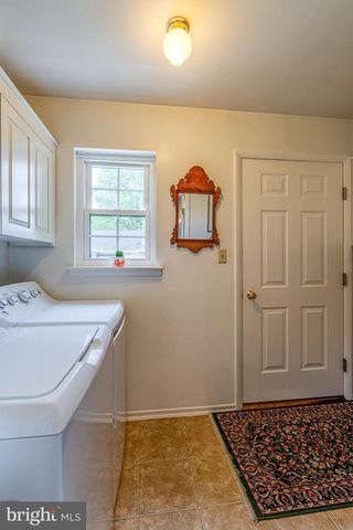418 VALLEYBROOK DR, Lancaster, PA 17601