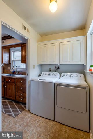 418 VALLEYBROOK DR, Lancaster, PA 17601