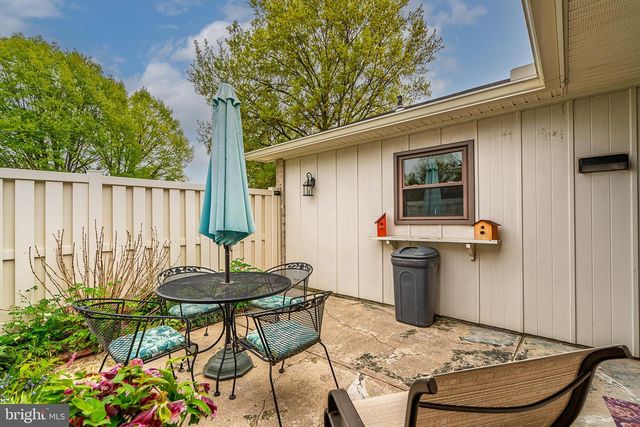 418 VALLEYBROOK DR, Lancaster, PA 17601