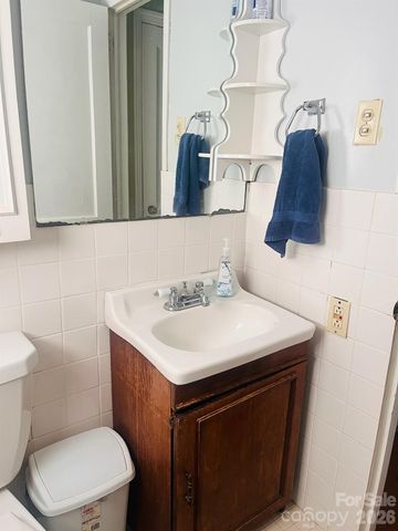 2507 Elkwood Circle, Charlotte, NC 28205