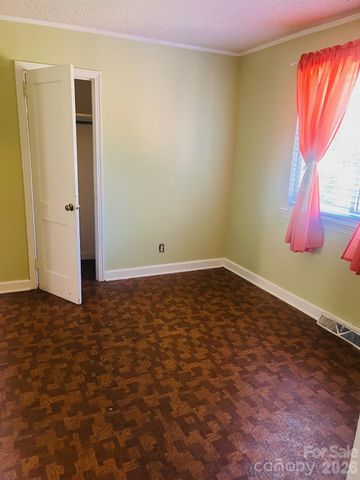 2507 Elkwood Circle, Charlotte, NC 28205