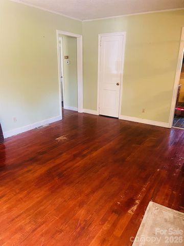 2507 Elkwood Circle, Charlotte, NC 28205