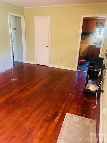 2507 Elkwood Circle, Charlotte, NC 28205