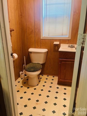 2507 Elkwood Circle, Charlotte, NC 28205