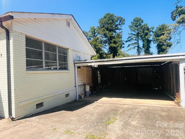2507 Elkwood Circle, Charlotte, NC 28205