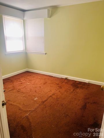 2507 Elkwood Circle, Charlotte, NC 28205