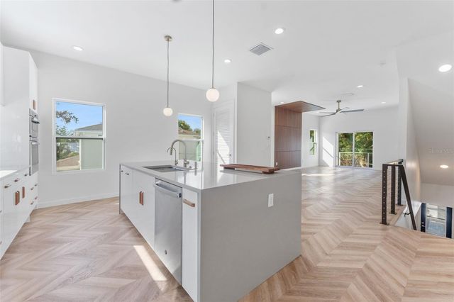 102 W ADALEE STREET 4, Tampa, FL 33603