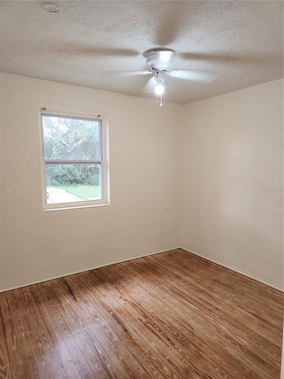 Image 11 of property listing at 486 OAK STREET, New Smyrna Beach, FL 32168