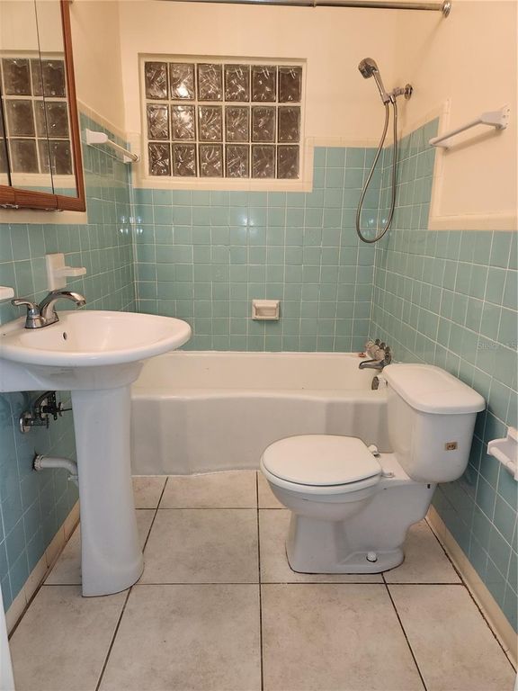Image 17 of property listing at 486 OAK STREET, New Smyrna Beach, FL 32168