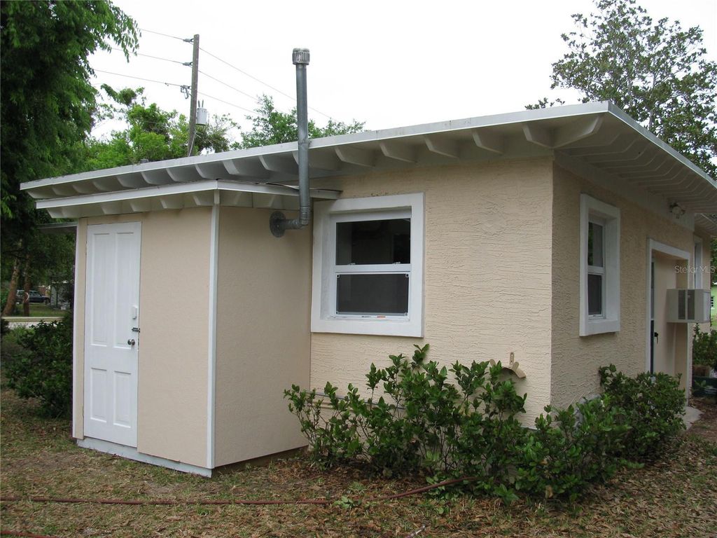Image 32 of property listing at 486 OAK STREET, New Smyrna Beach, FL 32168