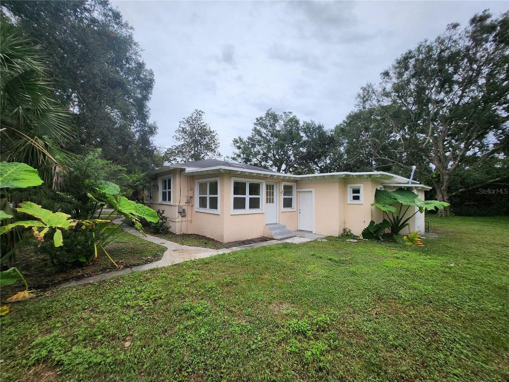 Image 37 of property listing at 486 OAK STREET, New Smyrna Beach, FL 32168