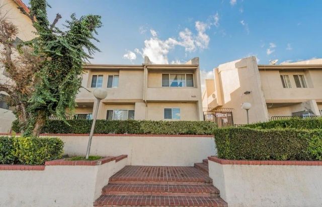 7631 Reseda, Reseda, CA 91335