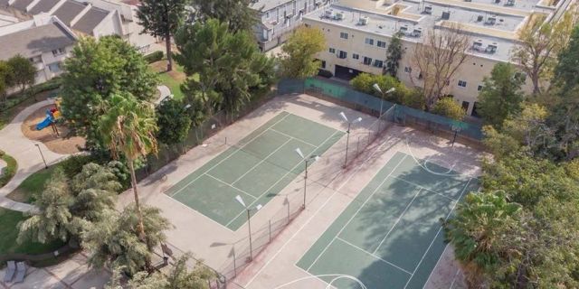 7631 Reseda, Reseda, CA 91335