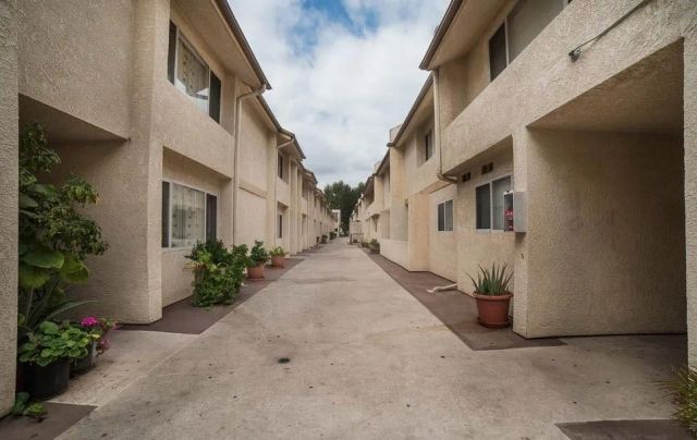 7631 Reseda, Reseda, CA 91335