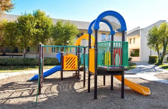 7631 Reseda, Reseda, CA 91335