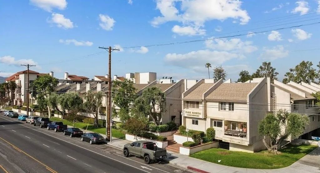 7631 Reseda, Reseda, CA 91335