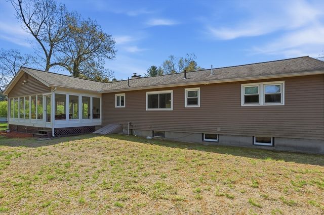2 Charlemont Court, Chelmsford, MA 01863