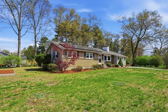 2 Charlemont Court, Chelmsford, MA 01863