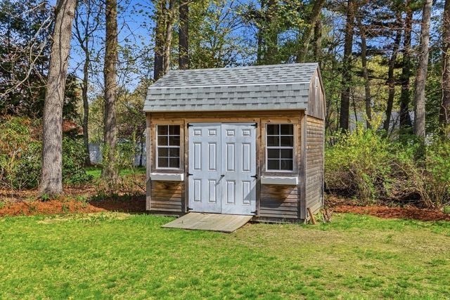 2 Charlemont Court, Chelmsford, MA 01863