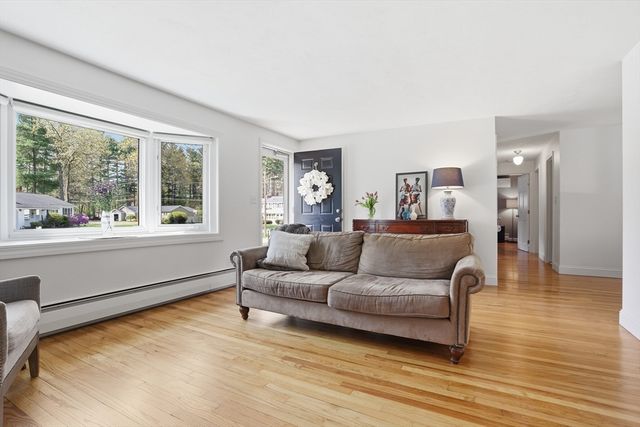 2 Charlemont Court, Chelmsford, MA 01863
