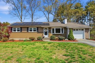 2 Charlemont Court, Chelmsford, MA 01863