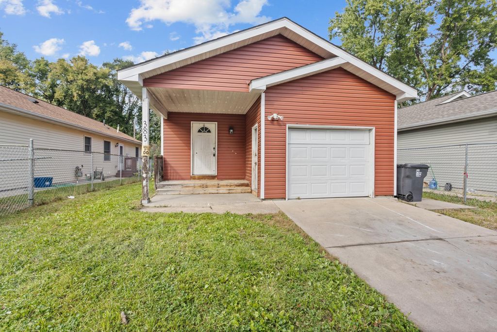383 Nebraska Avenue E, Saint Paul, MN 55130