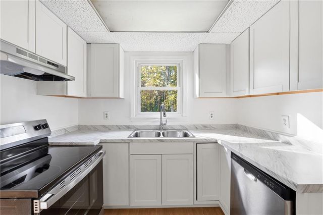 6917 Laurelwood Drive, Douglasville, GA 30135