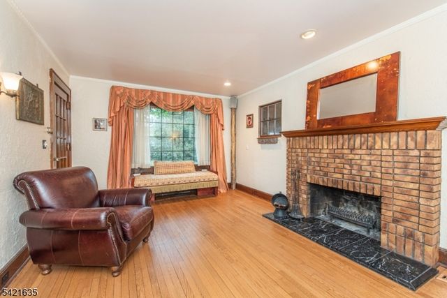 10 Cleveland Rd, Caldwell Boro Twp., NJ 07006