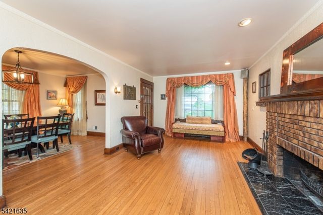 10 Cleveland Rd, Caldwell Boro Twp., NJ 07006