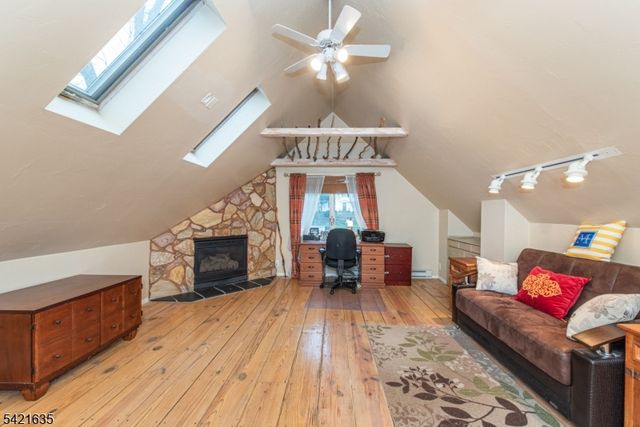 10 Cleveland Rd, Caldwell Boro Twp., NJ 07006